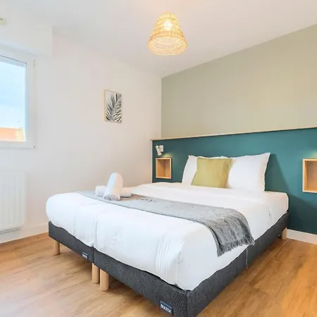 Beautiful 4 Bedroom House With Parking And Garden